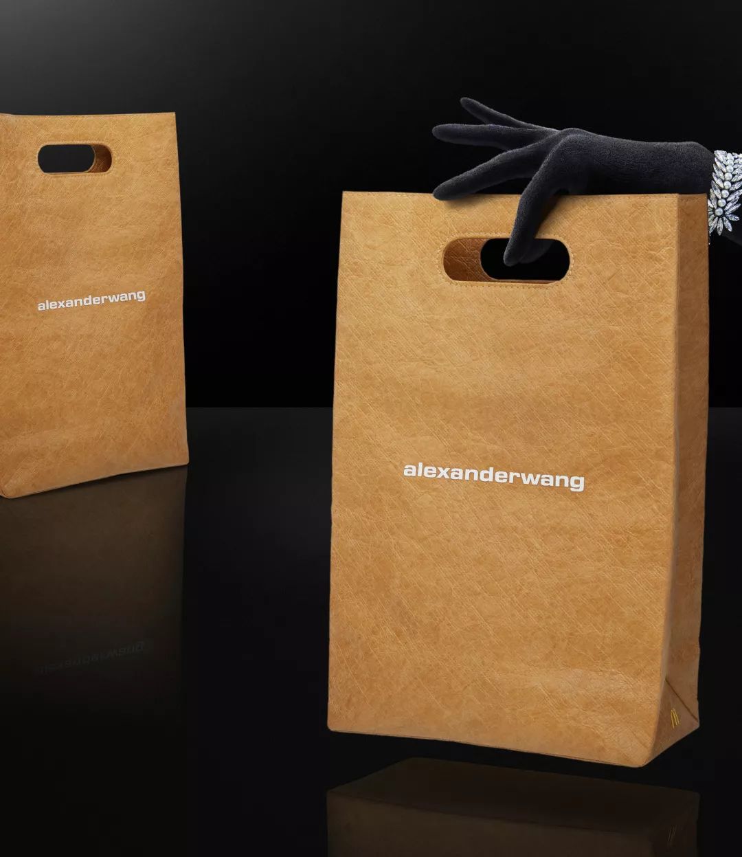 球鞋放薯条？皮卡丘变成碳？?洗衣液走秀了！这个世界太玄幻