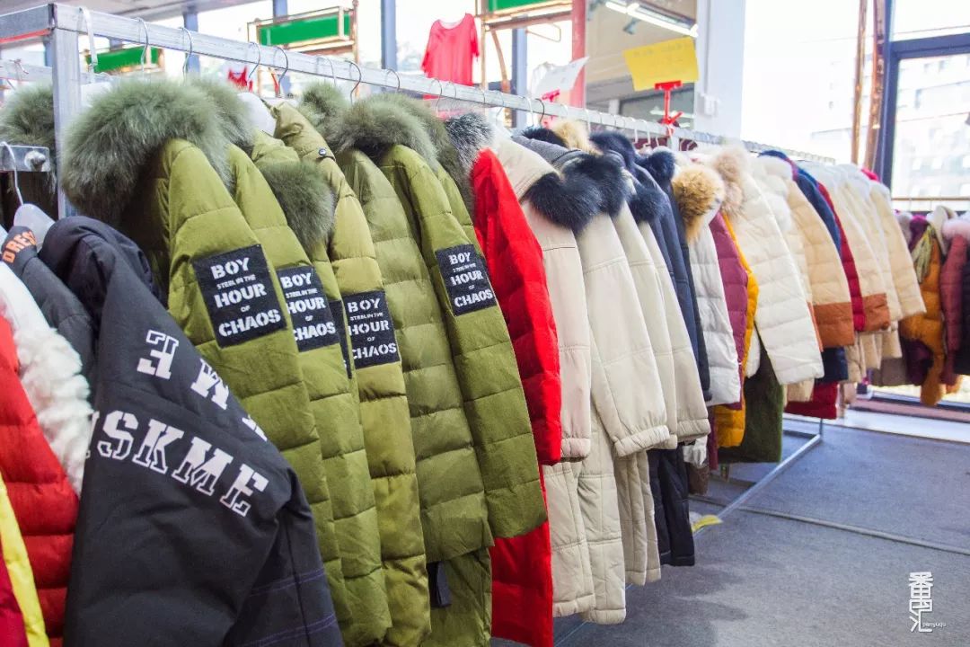 羽绒服工厂清仓100元150元,工厂羽绒服100元3-5件包邮到家