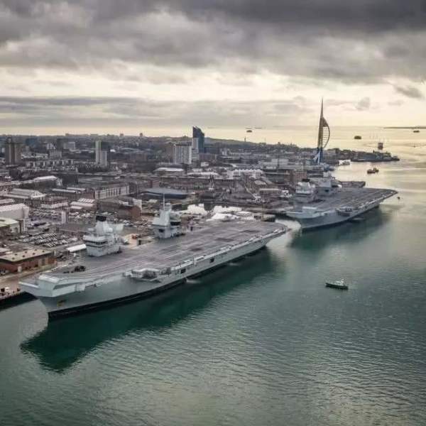 伊丽莎白女王号航母vs山东舰,第一艘国产航母山东舰图片