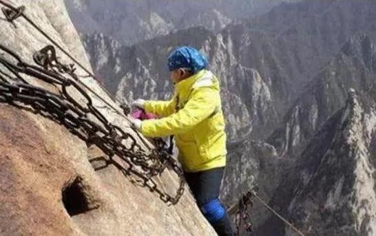 自古华山一条道出处,华山长空栈道是怎么修建的
