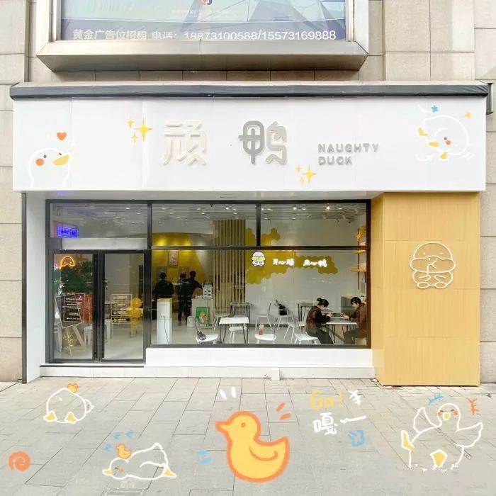 吸猫撸狗遛羊驼,吸狗撸猫遛羊驼