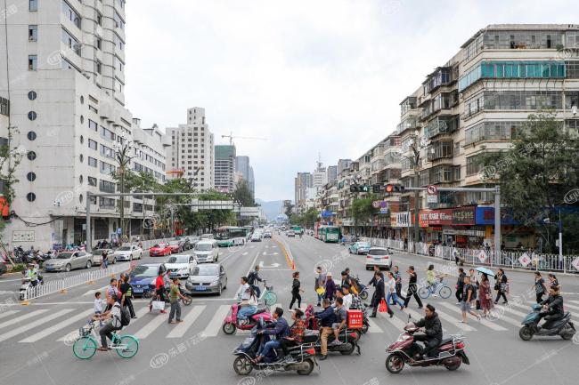 和政路马路市场,和政路市场