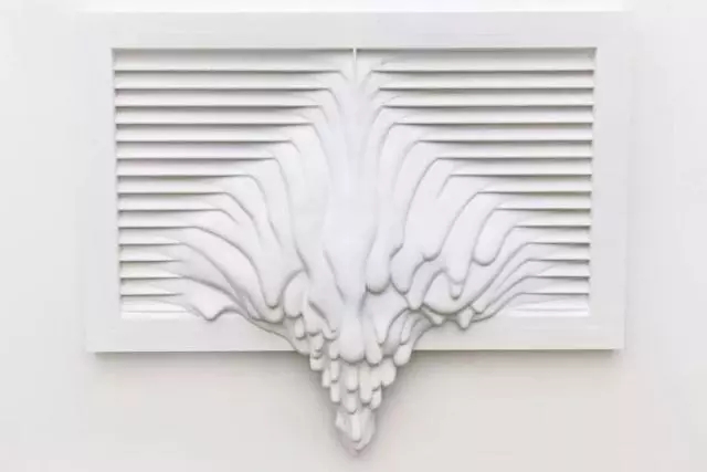 看他的“时间废墟”，世界观崩塌