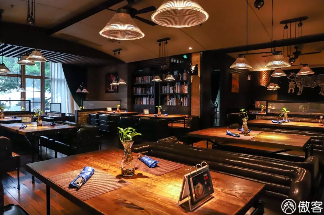 一周了，我还在想着他家的牛排芋酥杏片面包……