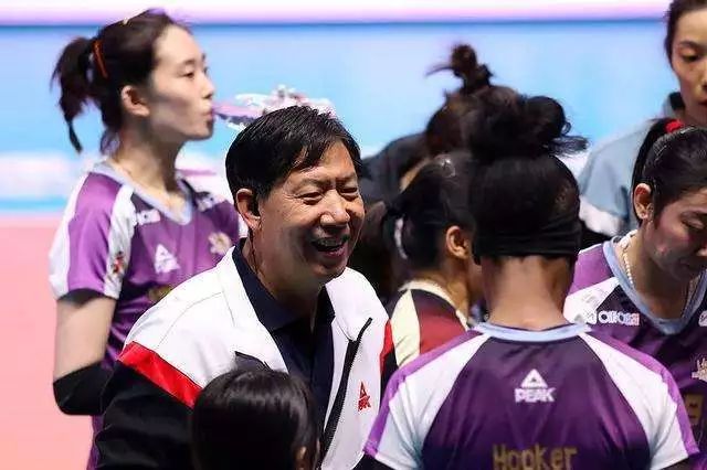 女排遭遇天津女排的时刻,天津女排垫脚事件