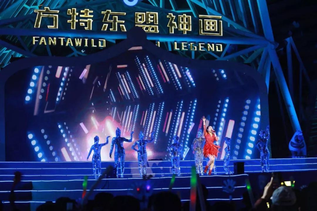 南宁无人机最新消息,广西南宁1000架无人机矩阵光影秀