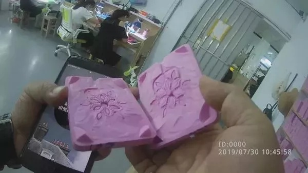 40元买施华洛世奇？售假团伙还把假冒品销往国外