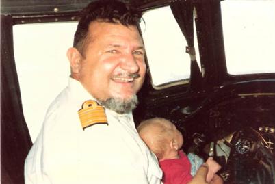 他们服务了成千上万的旅客：1364名境外雇员助力东航发展63年