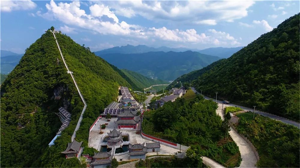 黄龙观村有眼光!以前靠山吃山,现在养山富山