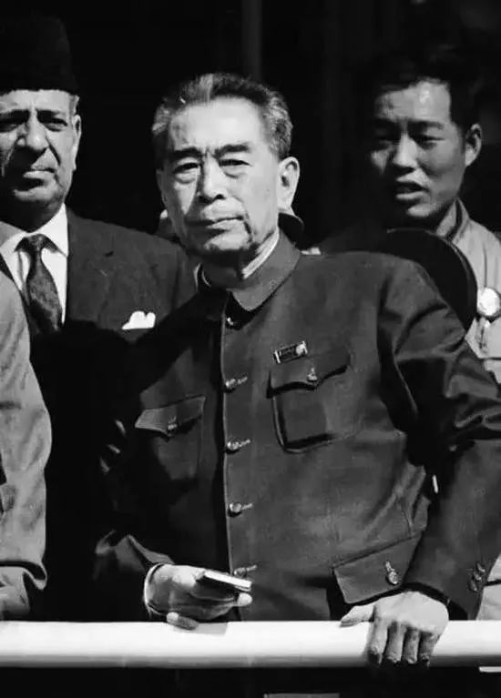 为政｜优秀领导者的基本素质——读周恩来《怎样做一个好的领导者》