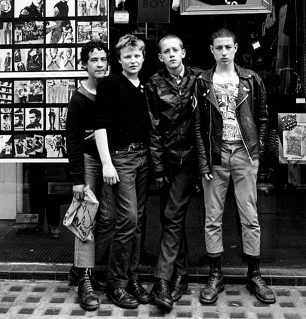 秋冬买靴子买这4双谁穿谁时髦,想穿靴子但不想穿光腿神器