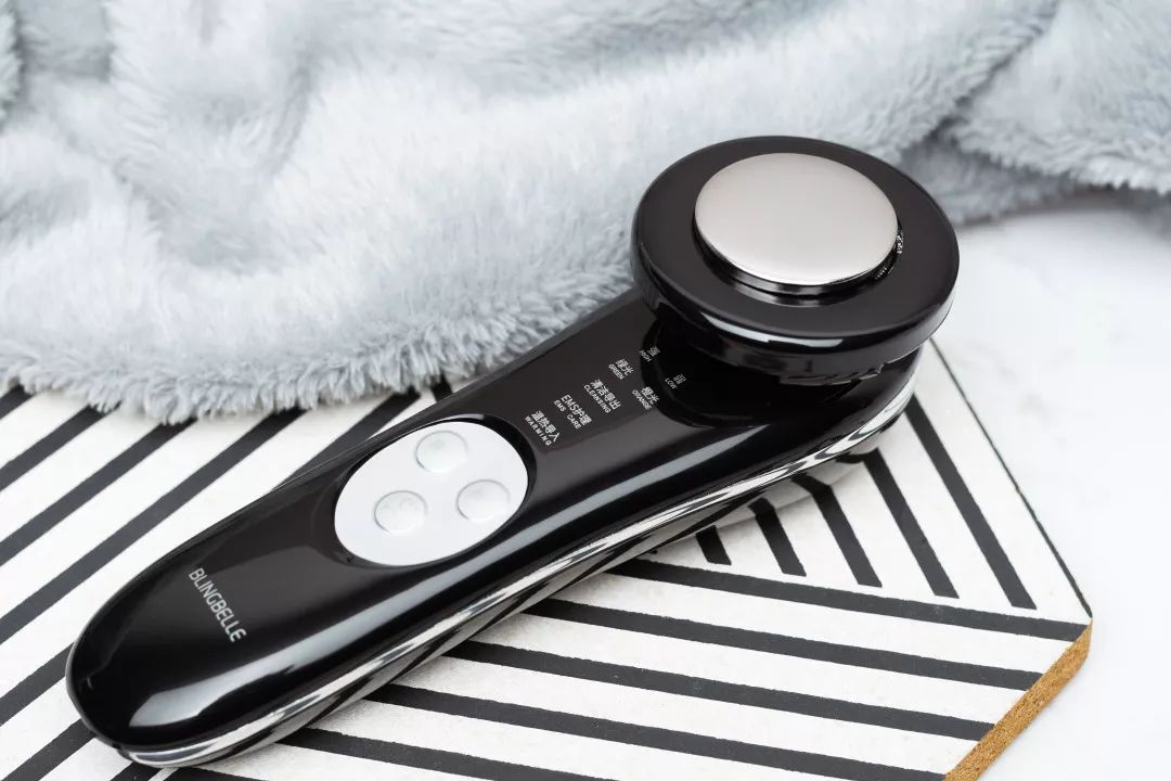 洗完脸后脸部还是能擦出脏东西,洗完脸后才知道脸上这么脏