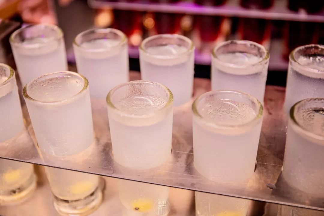 盛天地这间成都来的“网红酒馆”，谢霆锋都打卡了，你还没去过？