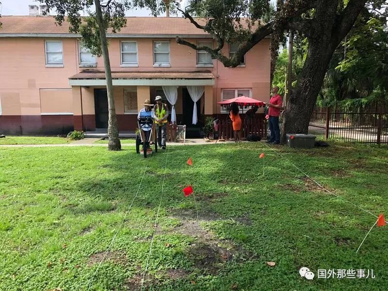 常年无人居住的房子发现一具尸体,豪宅底下发现37具遗体