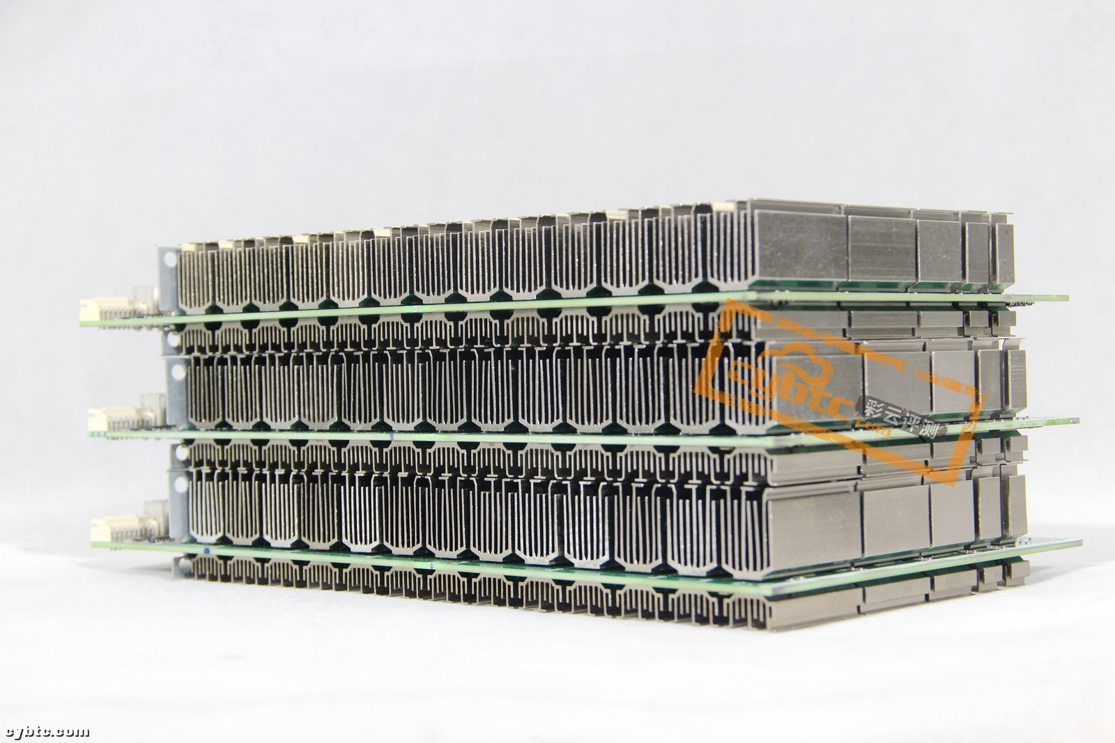 彩云评测|比特大陆旗舰*币特比**矿机蚂蚁S17+76T