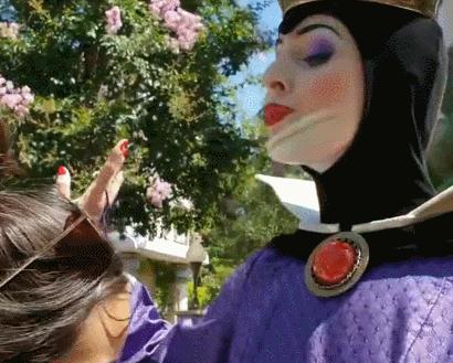 迪士尼恶毒皇后怼人,迪士尼恶毒皇后怼人视频