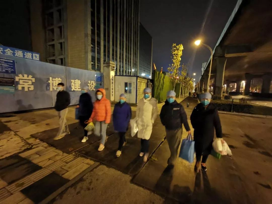 武汉重症医生人数,医护人员重症患者