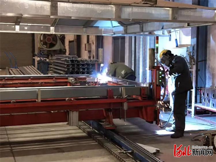 火神山附近的住宅,雷神山火神山建筑视频