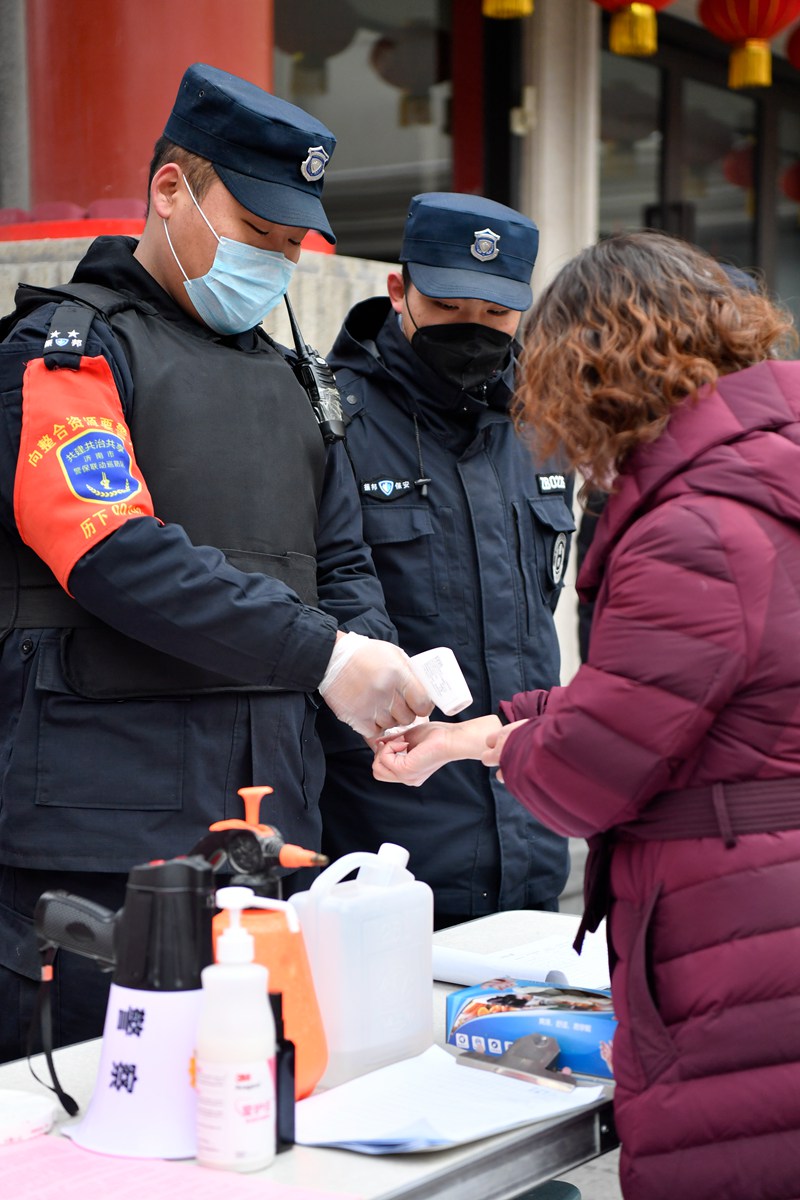 同心战疫致敬最美逆行者手抄报 (战疫必胜致敬最美逆行者的一封信)