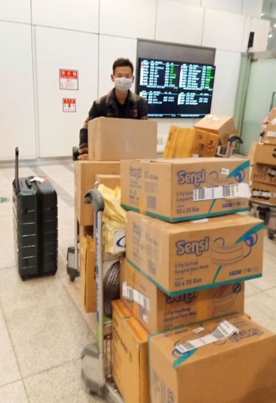 24小时内要找齐8500只口罩！杭州90后小哥骑遍巴厘岛！朋友圈看哭了