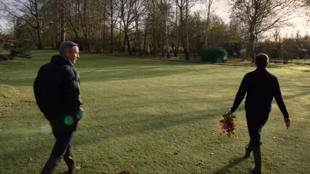 知道你们无聊，于是请来这些时装大师，陪你们一起宅在家中