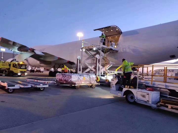 福建籍华人华侨包机支援抗疫,驰援海外华侨