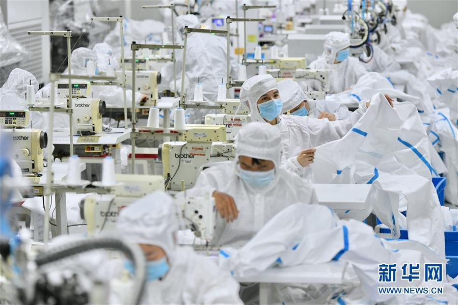 风雨无阻向前进抗击疫情,坚决打赢疫情防控阻击战风雨无阻