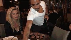 网红餐厅摆拍作秀视频,网红餐厅出圈名场面