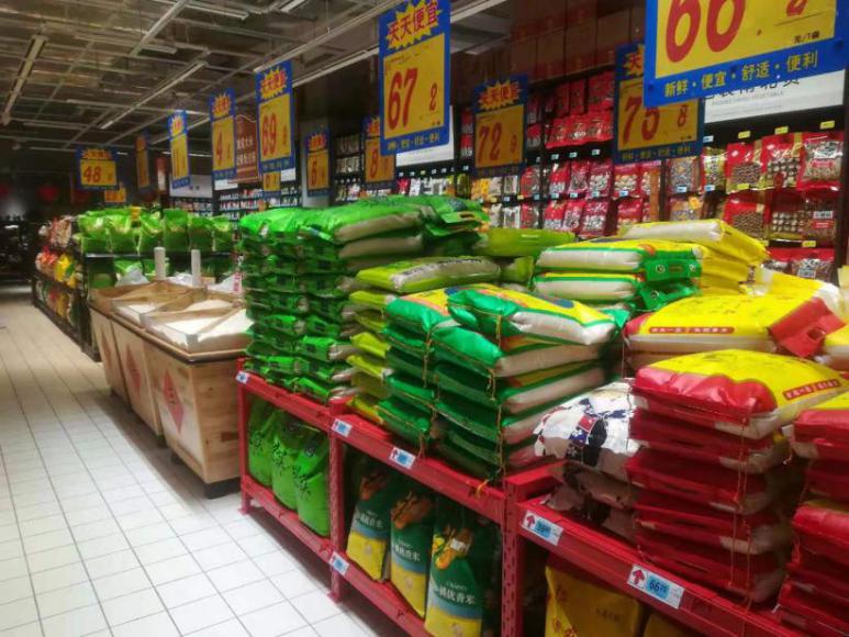 安宁市强服务、稳军心、保供给