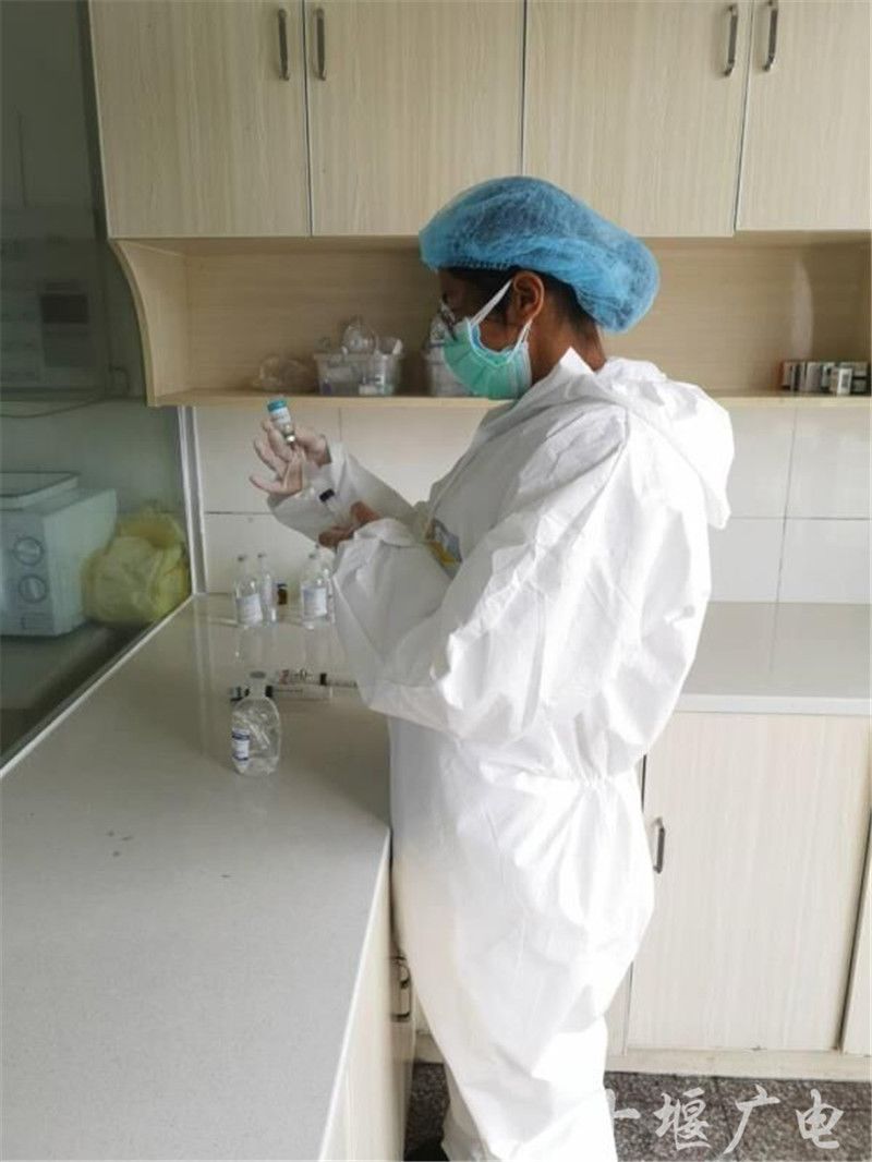 “打赢这场仗，就回去和你结婚”这是十堰最动人的告白