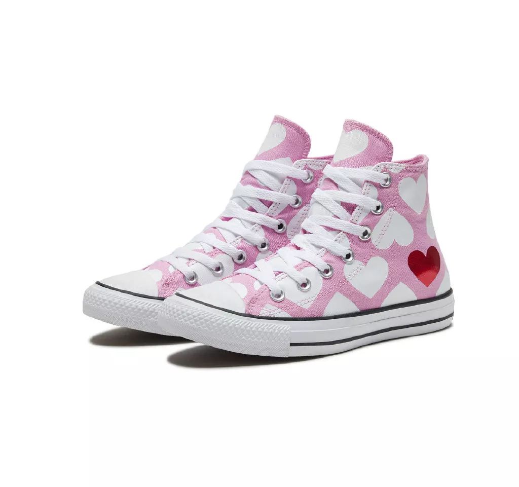 潮流范丨隔空约会时讨论一下你们穿哪双鞋碰面？我是肖战同款