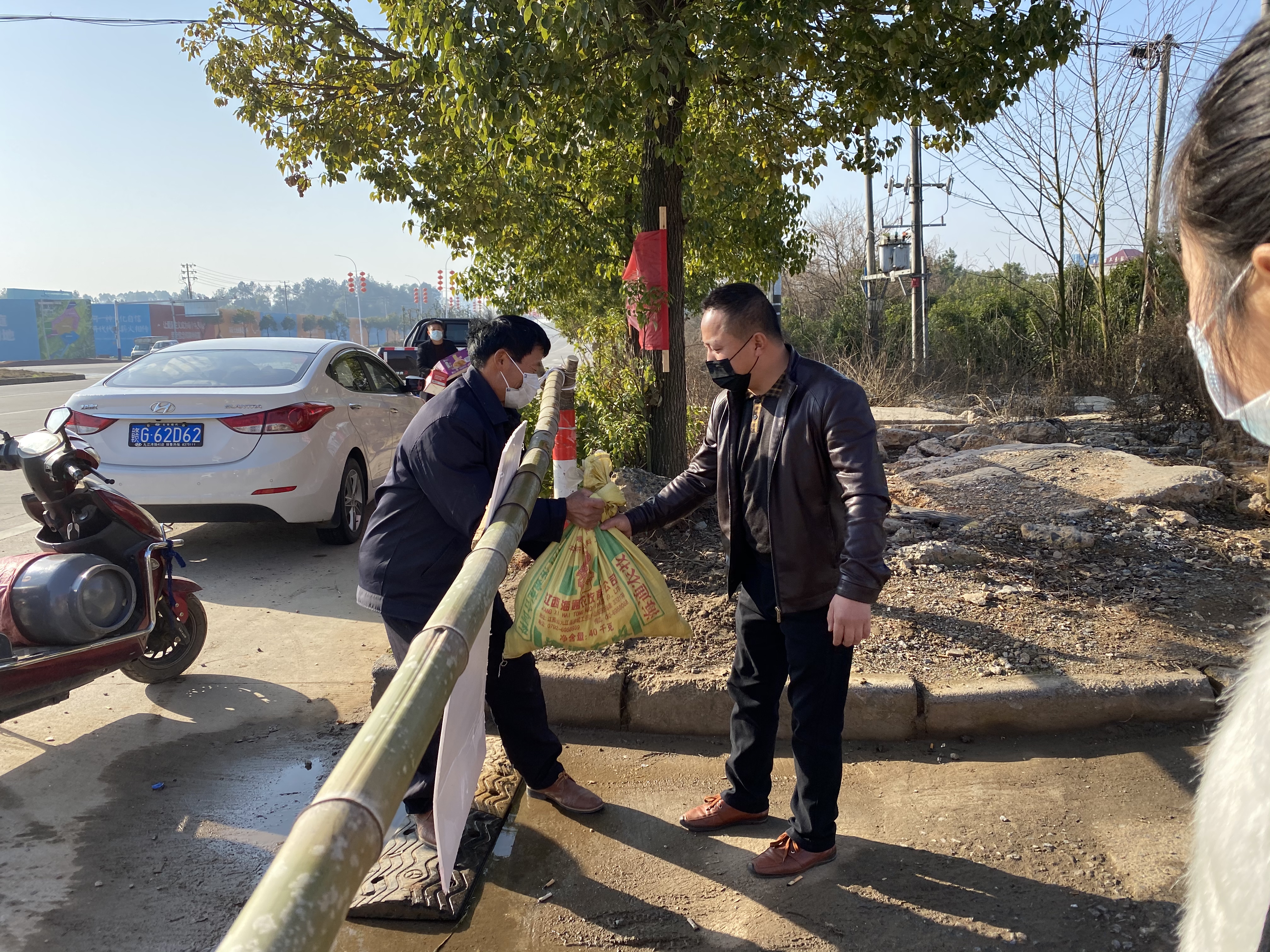 防疫前线暖心,防疫医护人员所受到的温暖