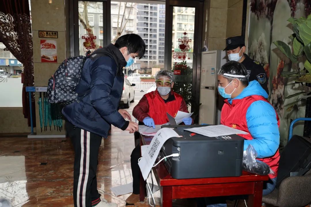 在义乌集中隔离点，武汉姑娘写下这样一段话……