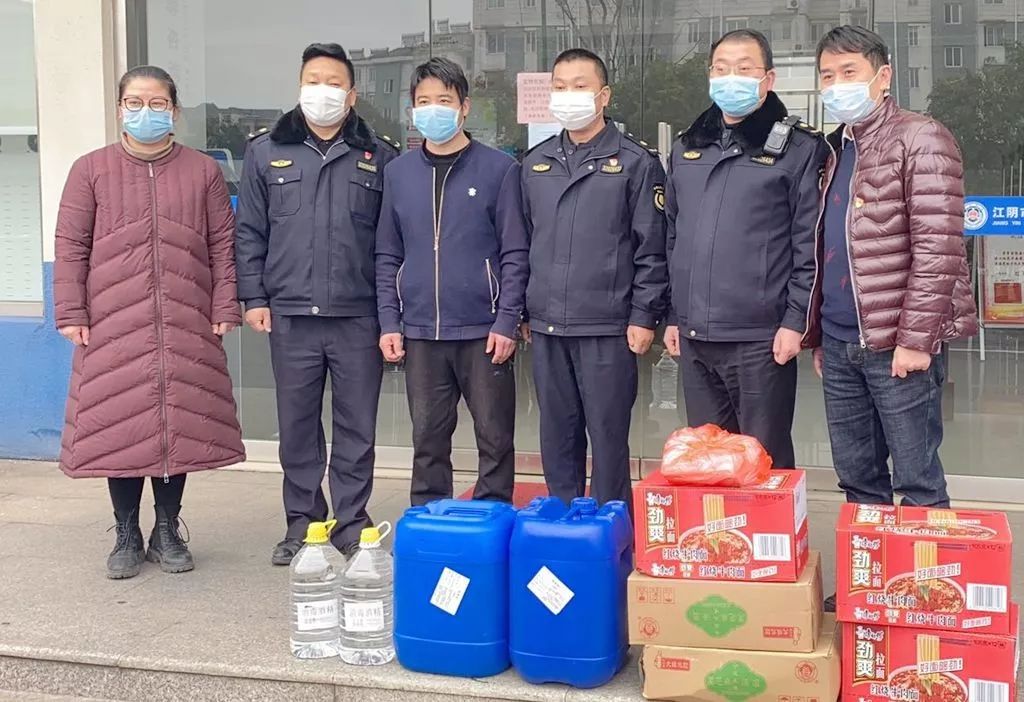 以爱之名齐心战疫,以爱为名为抗疫加油