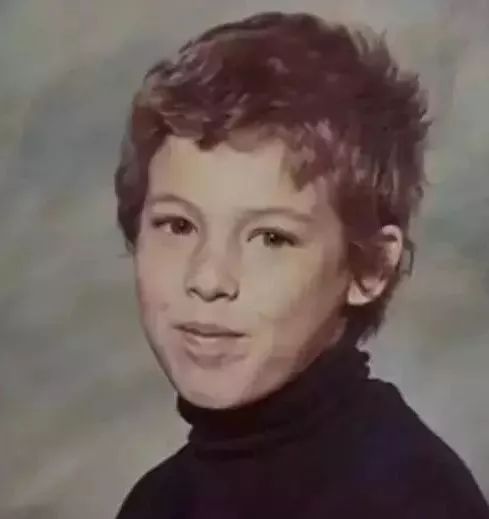 麦昆13年照片,麦昆怎么去世的