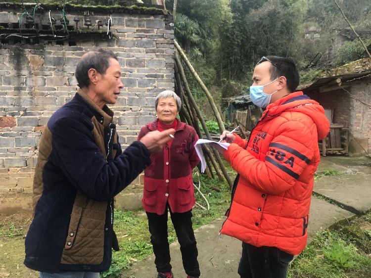 帮助农民卖了30万斤红枣,助农民销万斤蔬菜