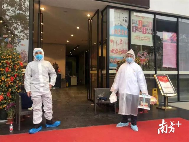 “爷爷警察”、“奶奶护士”齐上阵!*党**员先锋队筑牢一线堡垒