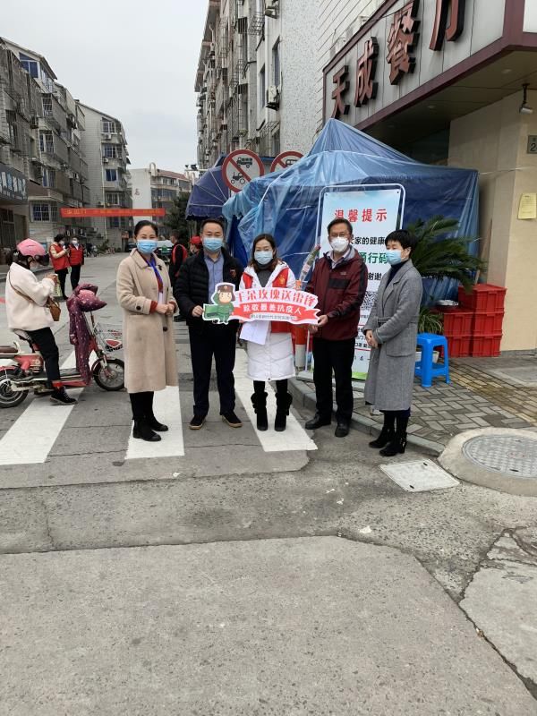 象山：千朵玫瑰送雷锋，致敬最美抗疫人！