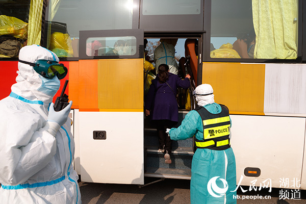 武汉最大规模方舱医院“关门大吉”