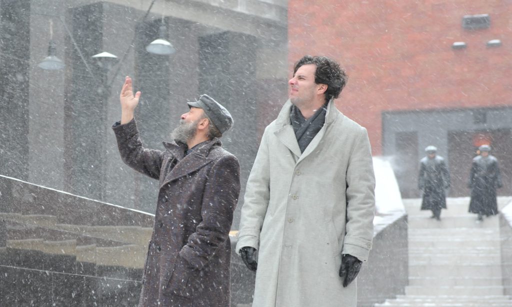 《列夫·朗道》:斯大林时代的真人秀,“我拥有绝对的自由,直到克格勃逮捕了我”