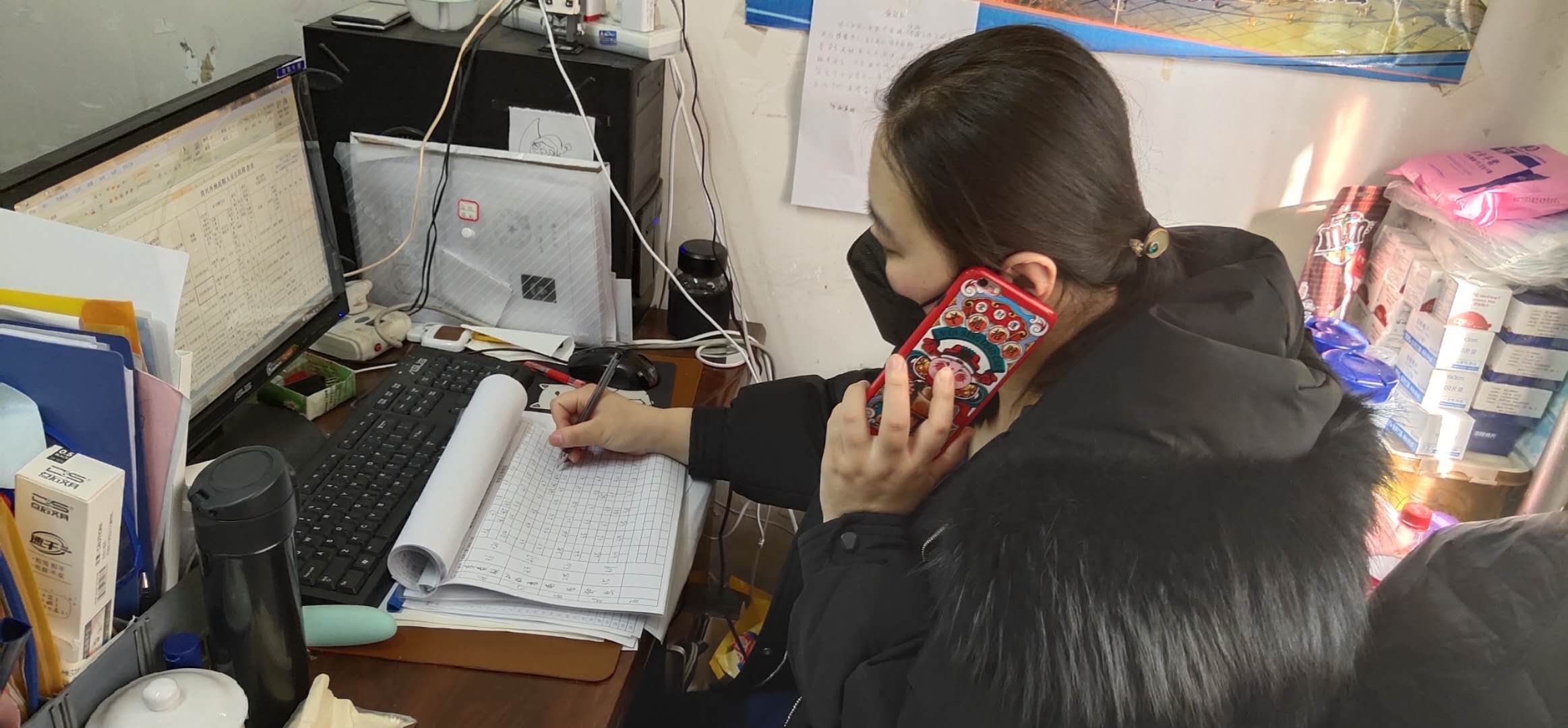 抹去红妆上“疫线”柔肩撑起半边天