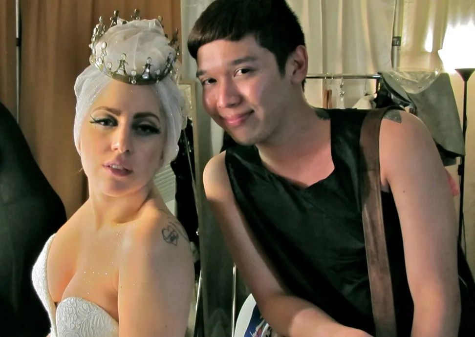 泡菲律宾火辣女孩、上身菲律宾牌子RHUDE是每一个潮人的幻想吧？