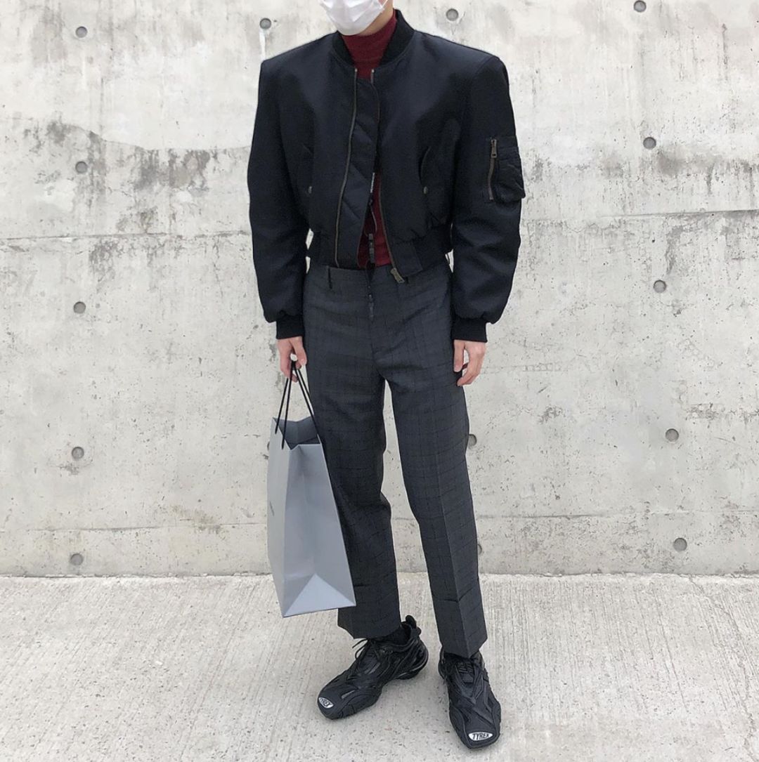 发现时髦的女人都在穿这3双鞋,穿了两只不同鞋子发朋友圈