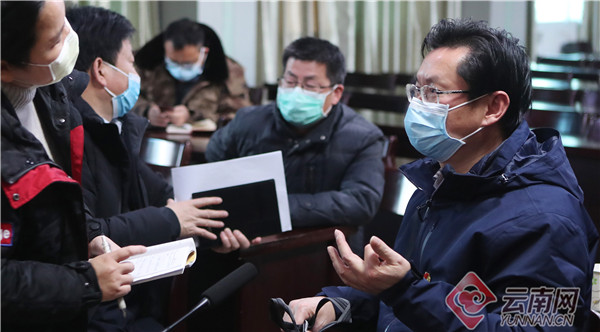 云南专家组组长曾仲:和新冠肺炎争个高下,与咸宁友谊不分仲伯