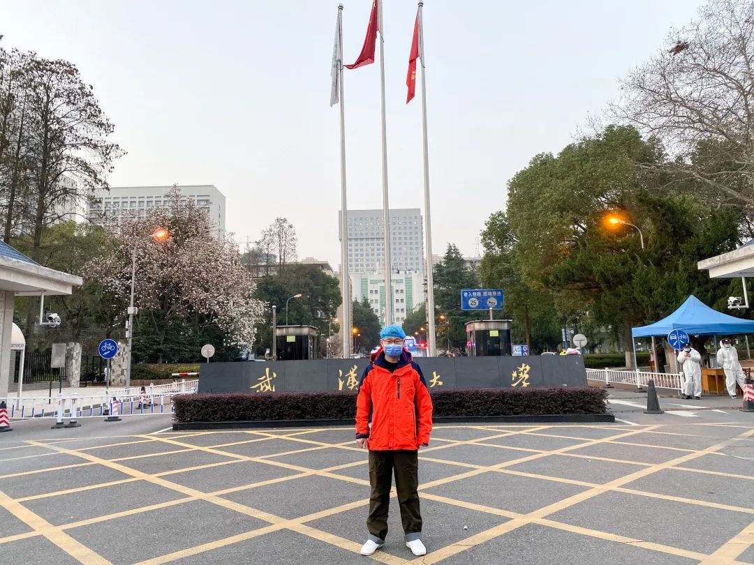 铠甲战士与使徒大战,铠甲战士打败昆虫