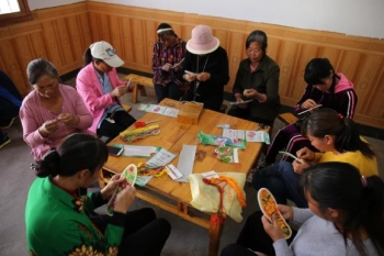 铿锵玫瑰半边天,铿锵玫瑰展风采巾帼撑起半边天