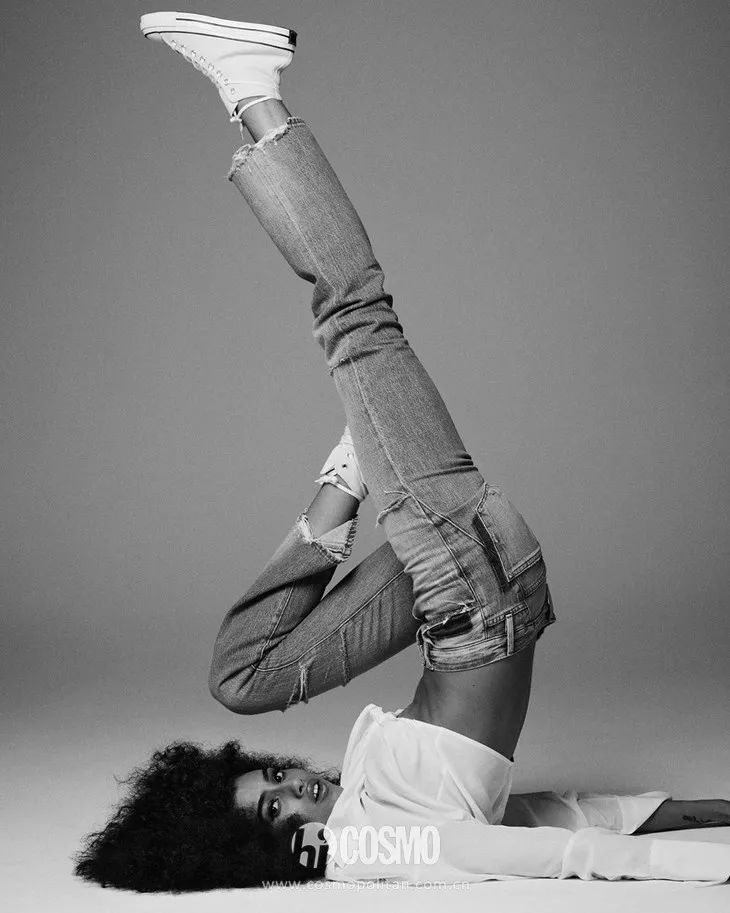 别被法国女人骗了，其实她们只穿最硬的牛仔裤