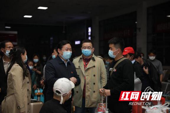 益阳市农民工返岗就业新形势,首列农民工返岗专列