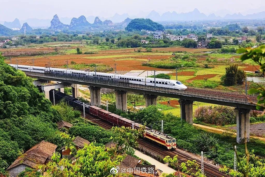 重庆贵阳高铁开通时间,成都贵阳重庆开通环线高铁