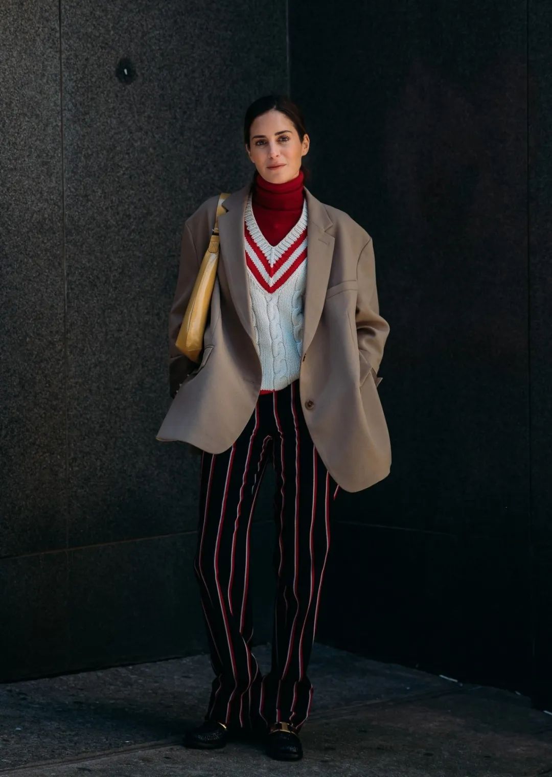 zara鑳屽績绌挎惌,zara鐗涗粩鑳屽績绌挎惌